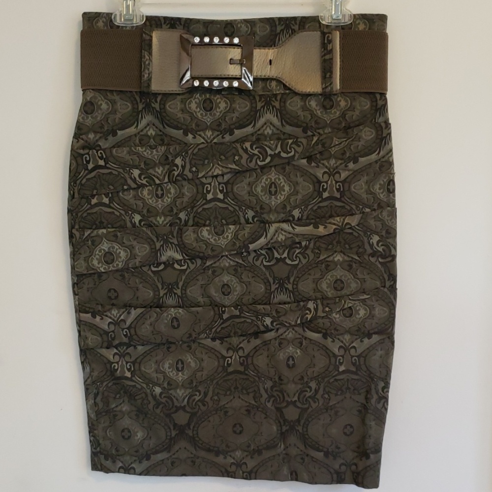 High-waisted pencil skirt